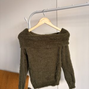Pulovër Off-Shoulder Olive - (Masa S)