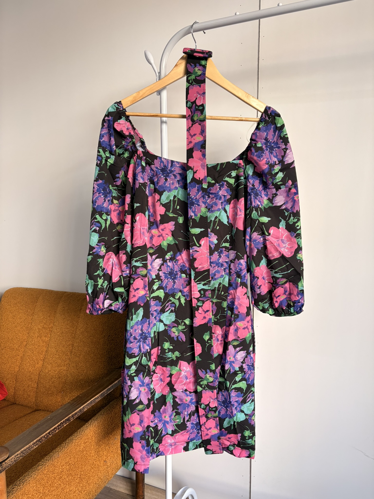 Fustan Floral Off-Shoulder - (Numri 44)